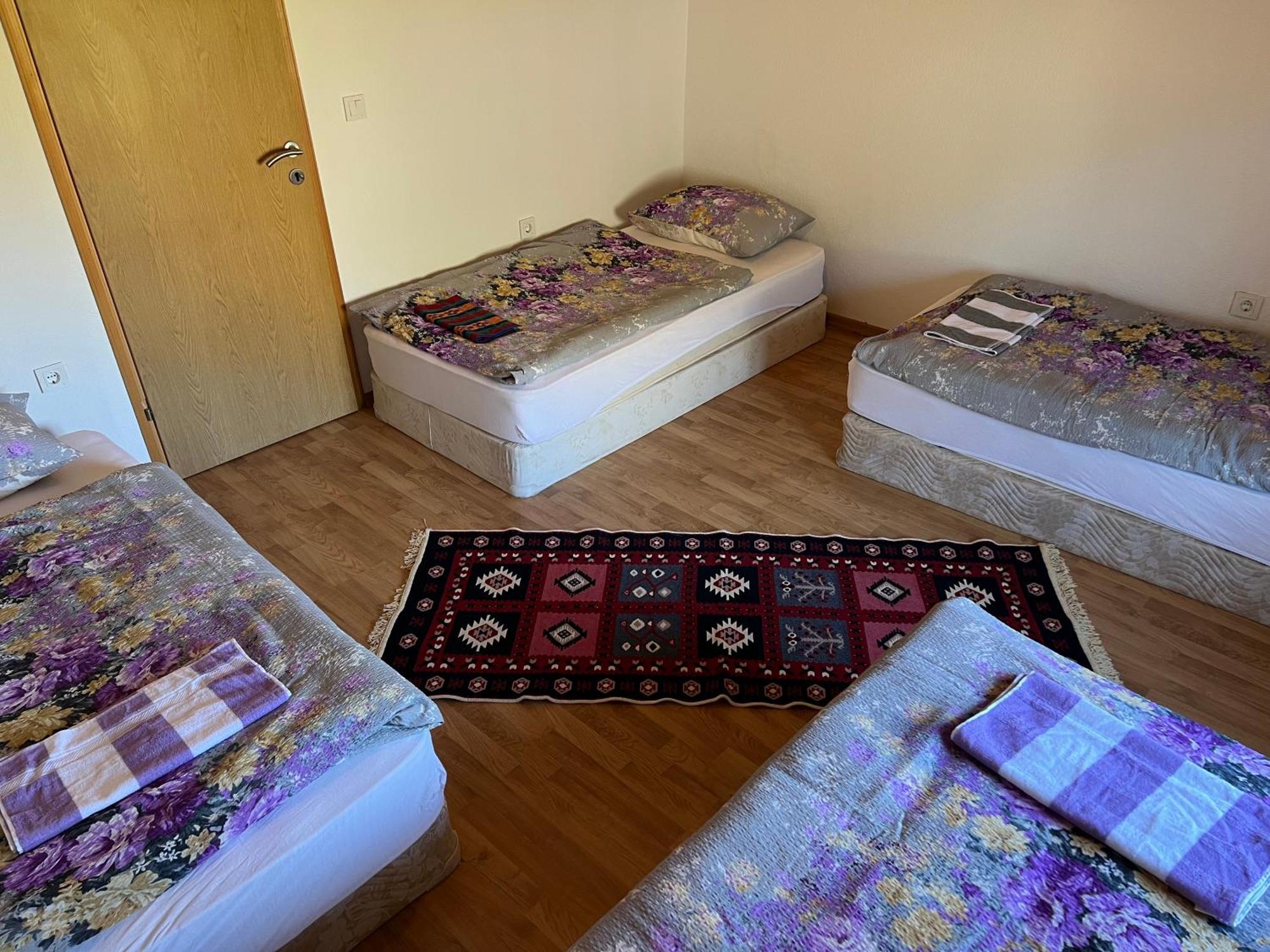 Kod Kapetana Tea Bed & Breakfast Gornji Lukomir Exterior photo