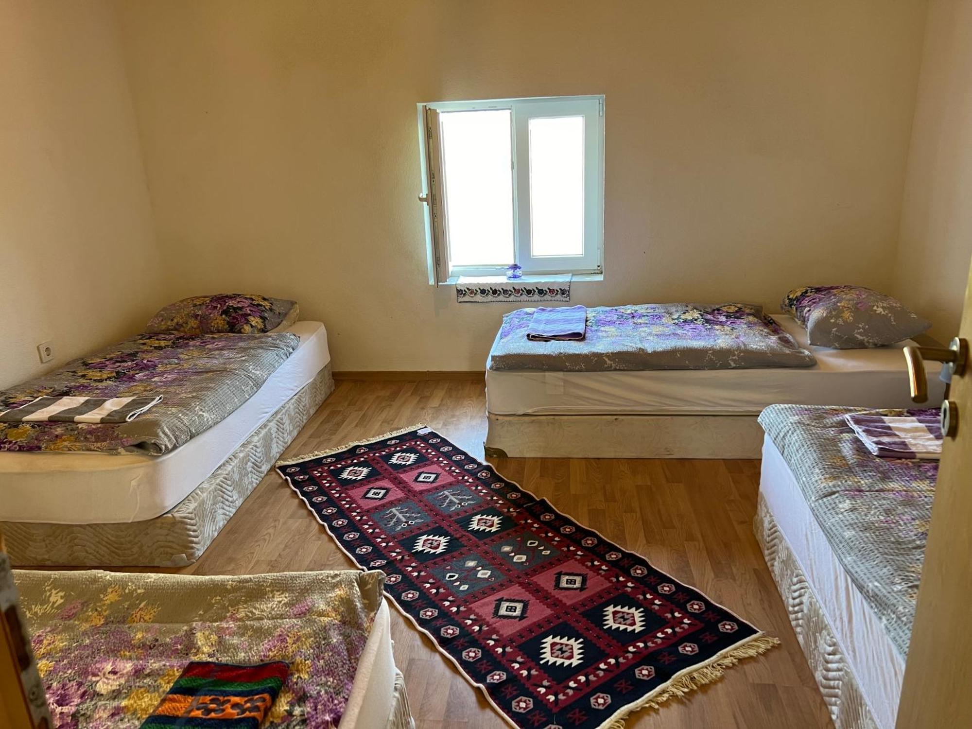 Kod Kapetana Tea Bed & Breakfast Gornji Lukomir Exterior photo