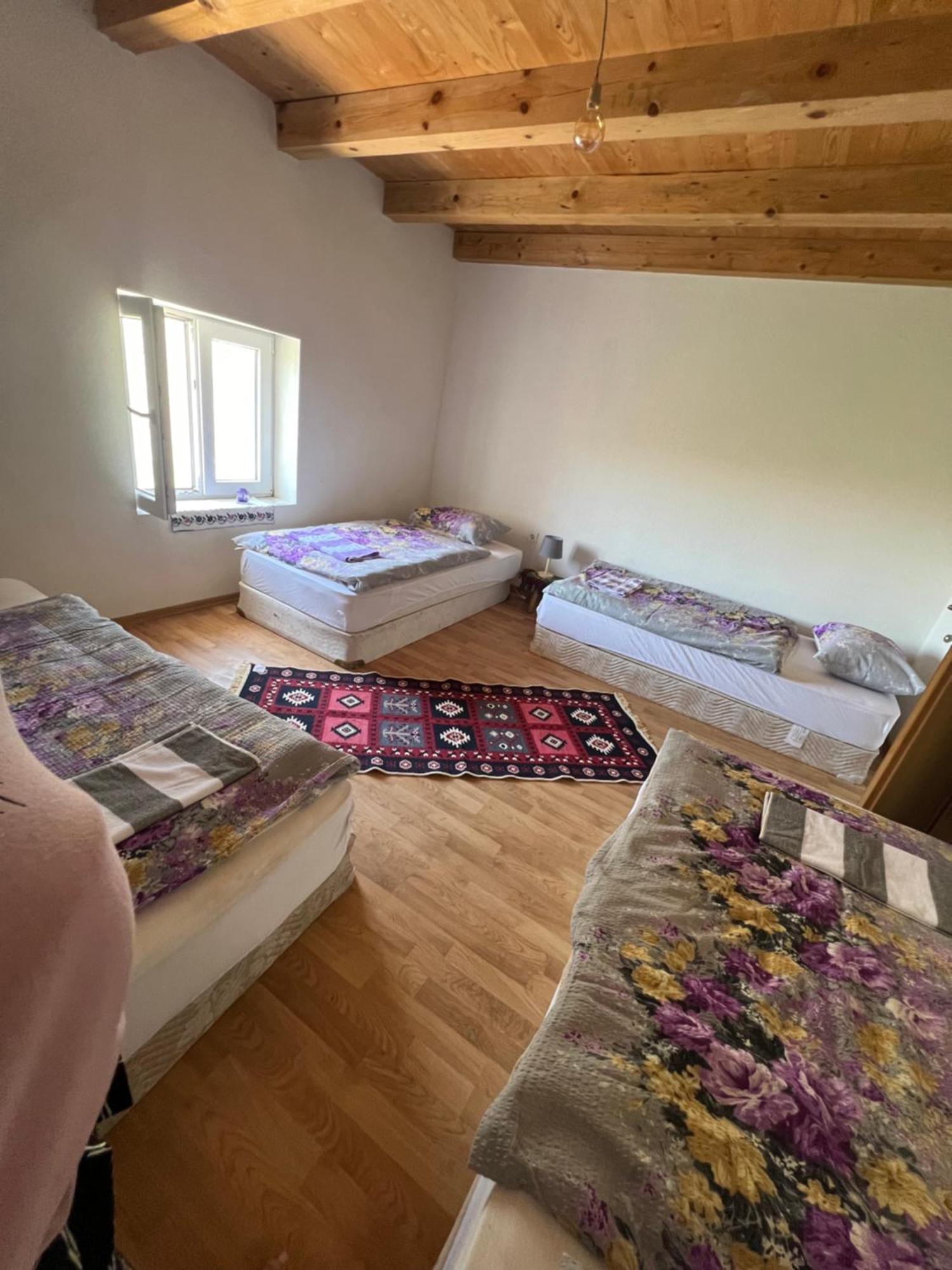 Kod Kapetana Tea Bed & Breakfast Gornji Lukomir Exterior photo