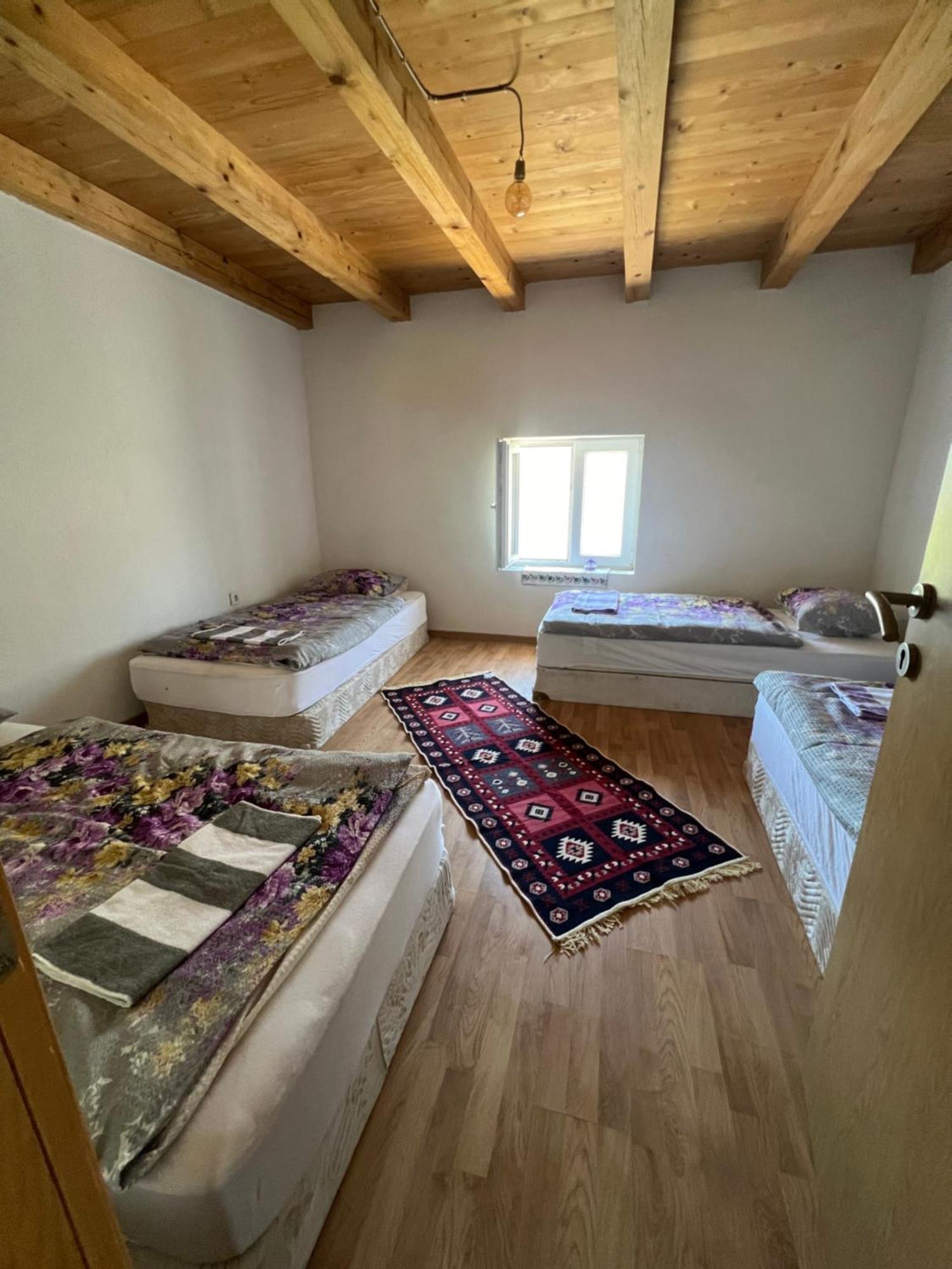 Kod Kapetana Tea Bed & Breakfast Gornji Lukomir Exterior photo