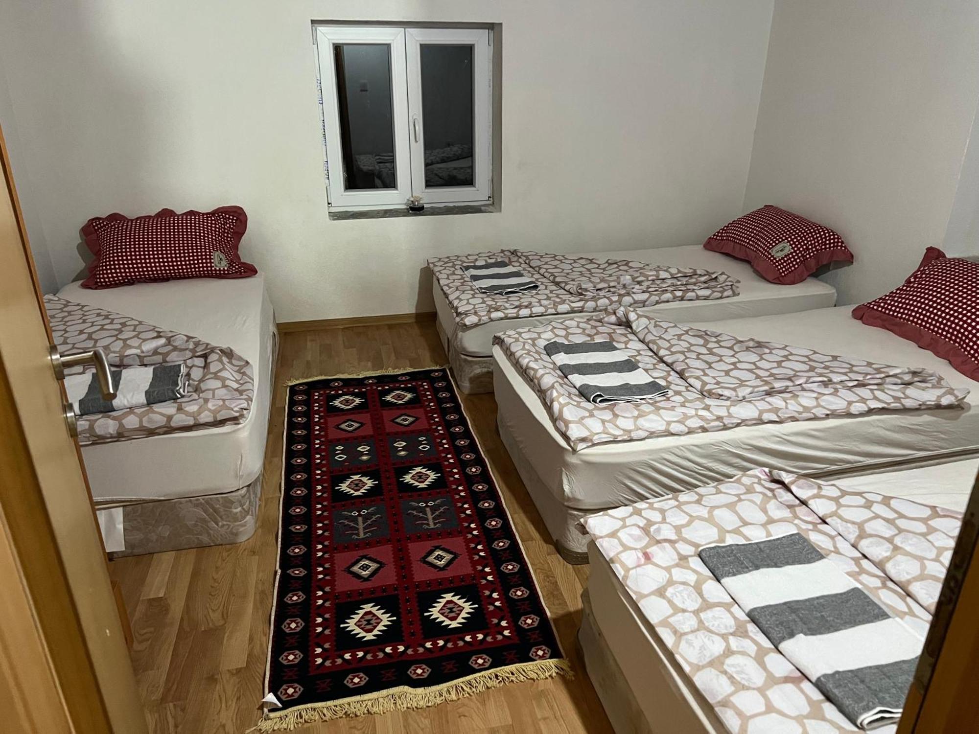 Kod Kapetana Tea Bed & Breakfast Gornji Lukomir Exterior photo